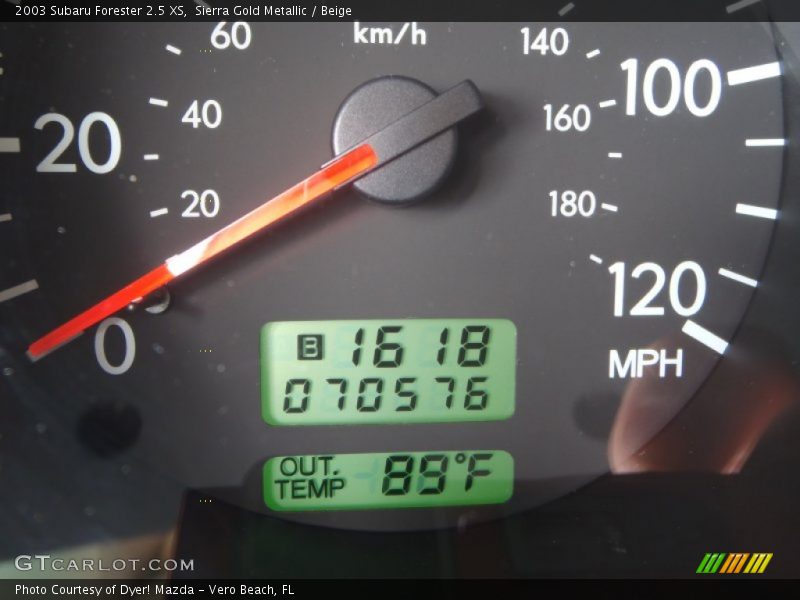 Sierra Gold Metallic / Beige 2003 Subaru Forester 2.5 XS