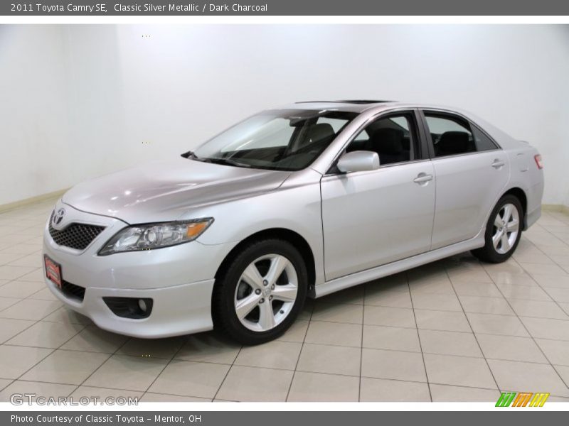 Classic Silver Metallic / Dark Charcoal 2011 Toyota Camry SE