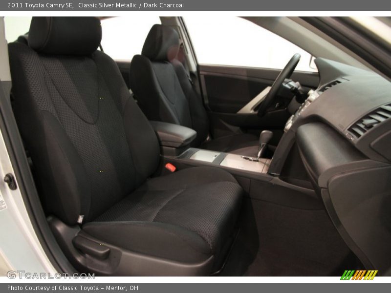 Classic Silver Metallic / Dark Charcoal 2011 Toyota Camry SE