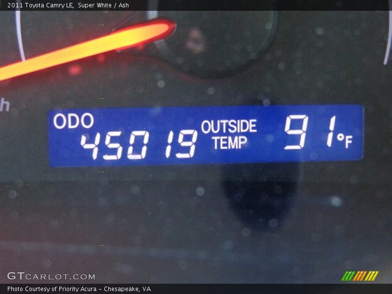 Super White / Ash 2011 Toyota Camry LE