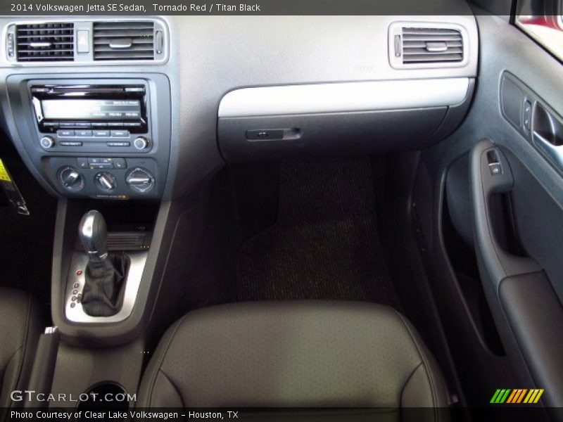 Tornado Red / Titan Black 2014 Volkswagen Jetta SE Sedan