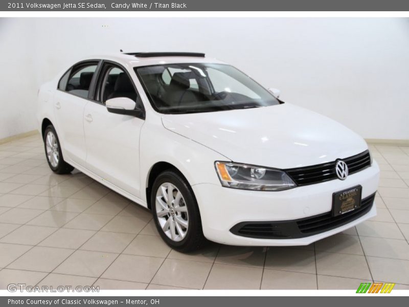 Candy White / Titan Black 2011 Volkswagen Jetta SE Sedan