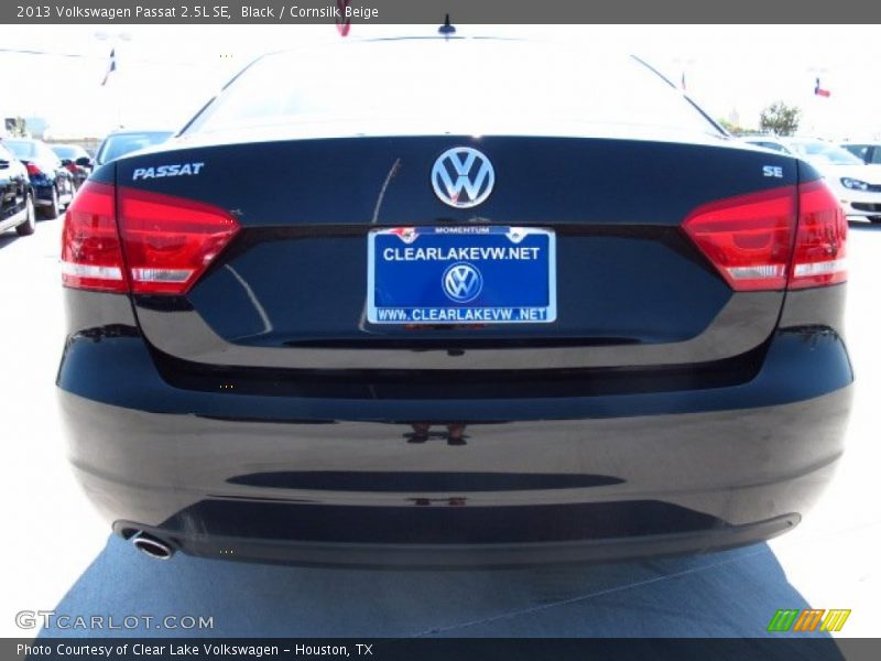 Black / Cornsilk Beige 2013 Volkswagen Passat 2.5L SE