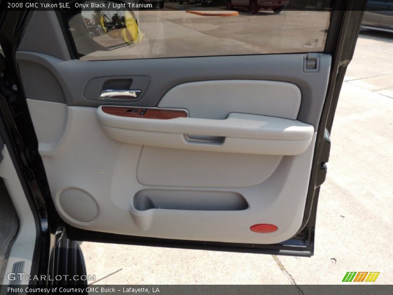 Onyx Black / Light Titanium 2008 GMC Yukon SLE