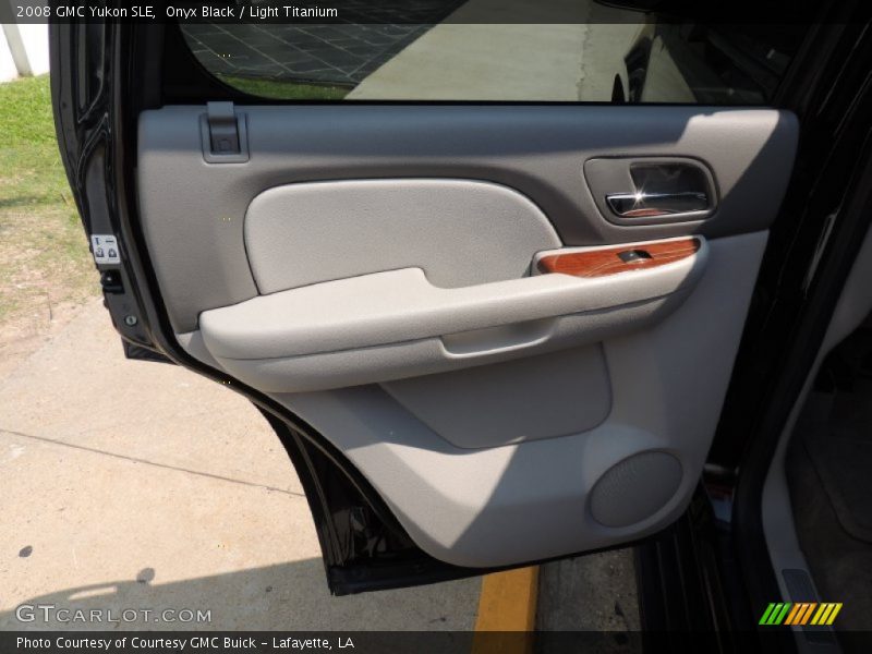 Onyx Black / Light Titanium 2008 GMC Yukon SLE