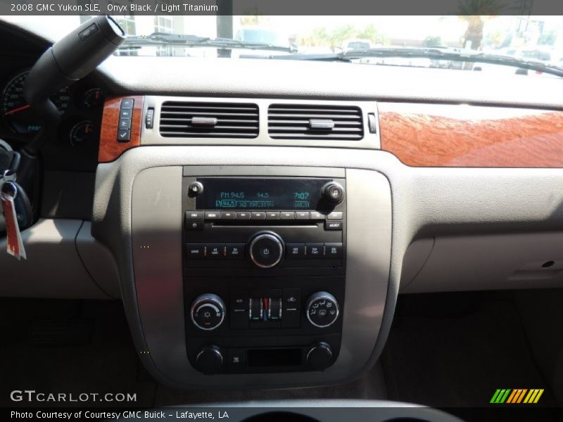 Onyx Black / Light Titanium 2008 GMC Yukon SLE