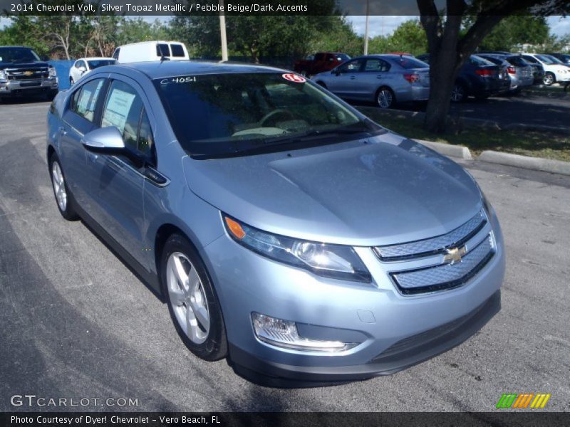 Front 3/4 View of 2014 Volt 