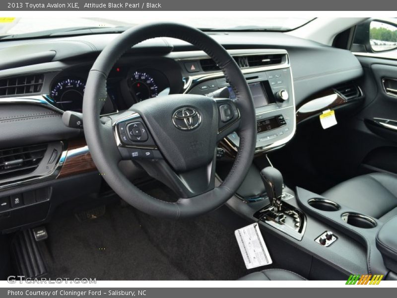 Dashboard of 2013 Avalon XLE