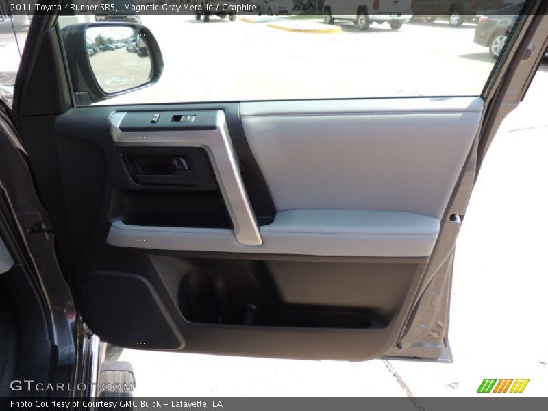 Magnetic Gray Metallic / Graphite 2011 Toyota 4Runner SR5