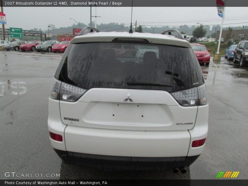 Diamond White Pearl / Beige 2007 Mitsubishi Outlander LS 4WD