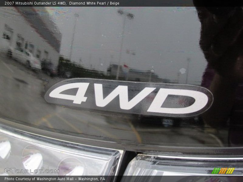 Diamond White Pearl / Beige 2007 Mitsubishi Outlander LS 4WD