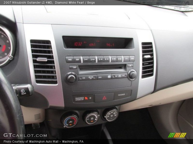 Diamond White Pearl / Beige 2007 Mitsubishi Outlander LS 4WD