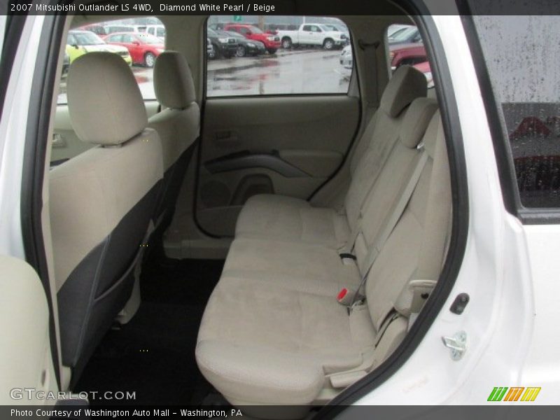 Diamond White Pearl / Beige 2007 Mitsubishi Outlander LS 4WD