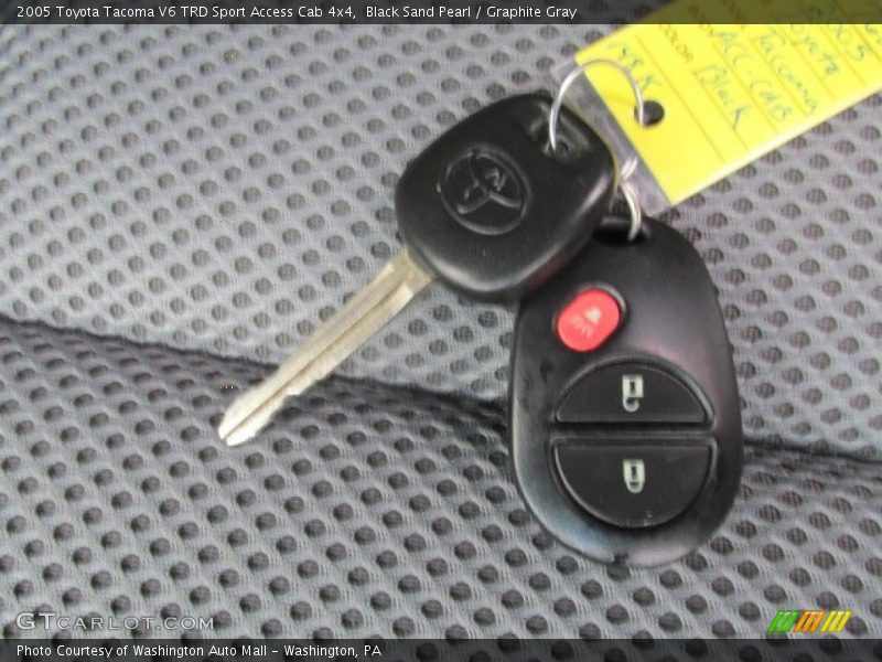 Black Sand Pearl / Graphite Gray 2005 Toyota Tacoma V6 TRD Sport Access Cab 4x4