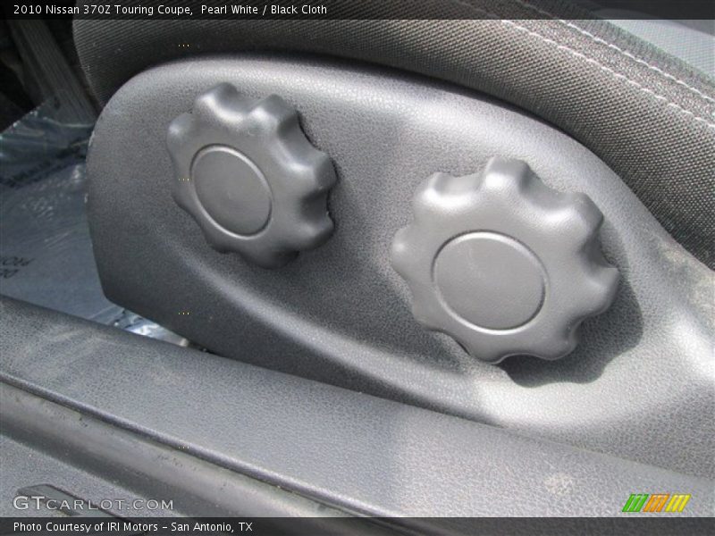 Controls of 2010 370Z Touring Coupe