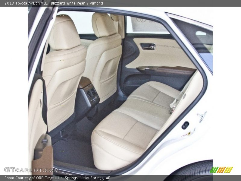Blizzard White Pearl / Almond 2013 Toyota Avalon XLE