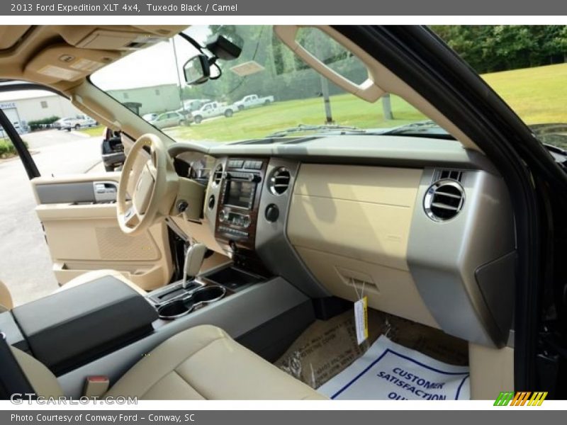 Dashboard of 2013 Expedition XLT 4x4