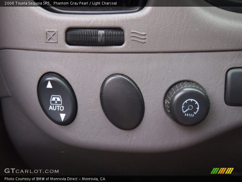 Phantom Gray Pearl / Light Charcoal 2006 Toyota Sequoia SR5
