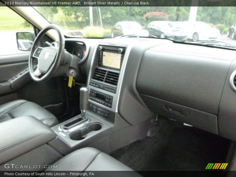 Dashboard of 2010 Mountaineer V8 Premier AWD