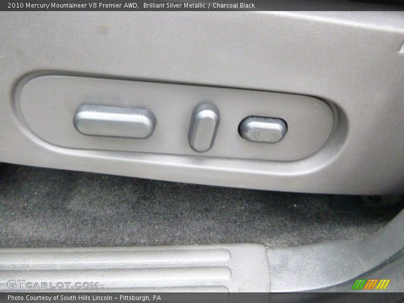 Brilliant Silver Metallic / Charcoal Black 2010 Mercury Mountaineer V8 Premier AWD