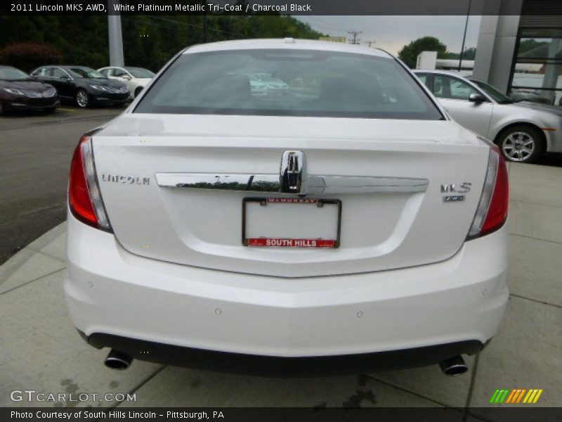 White Platinum Metallic Tri-Coat / Charcoal Black 2011 Lincoln MKS AWD