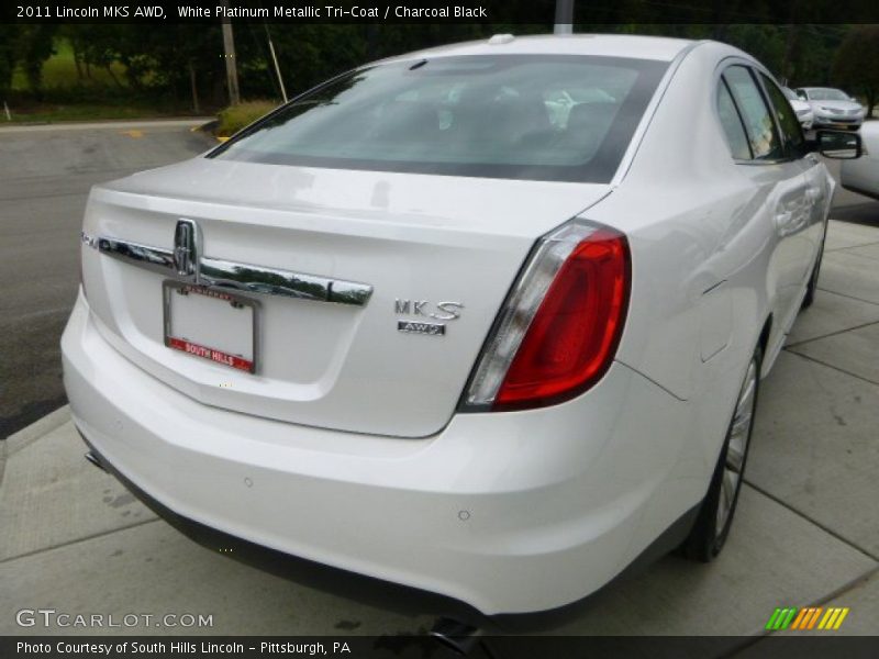 White Platinum Metallic Tri-Coat / Charcoal Black 2011 Lincoln MKS AWD