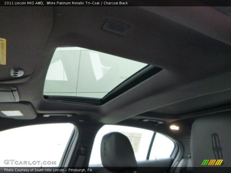 White Platinum Metallic Tri-Coat / Charcoal Black 2011 Lincoln MKS AWD