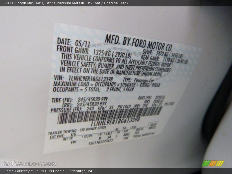 White Platinum Metallic Tri-Coat / Charcoal Black 2011 Lincoln MKS AWD