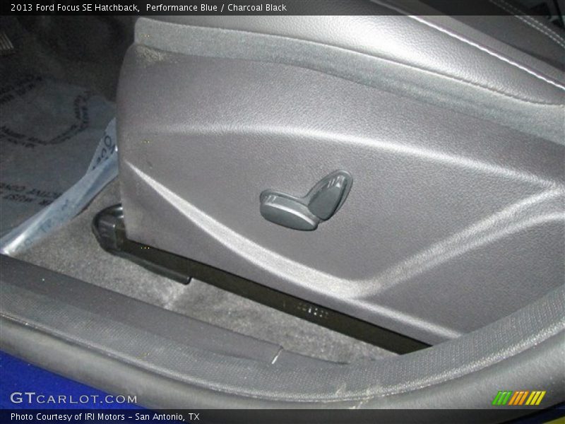 Performance Blue / Charcoal Black 2013 Ford Focus SE Hatchback