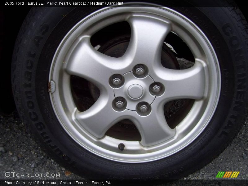 Merlot Pearl Clearcoat / Medium/Dark Flint 2005 Ford Taurus SE