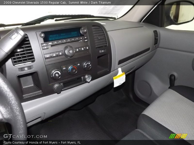Summit White / Dark Titanium 2009 Chevrolet Silverado 1500 Regular Cab