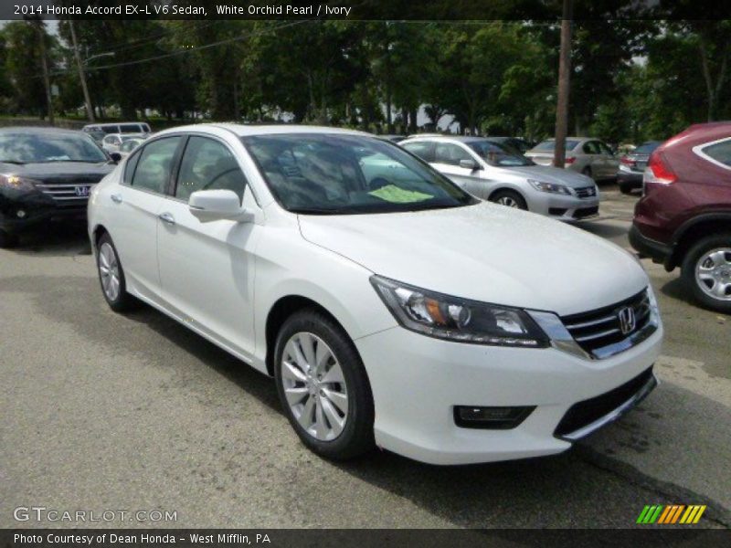 Front 3/4 View of 2014 Accord EX-L V6 Sedan