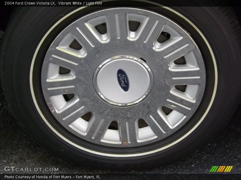 Vibrant White / Light Flint 2004 Ford Crown Victoria LX