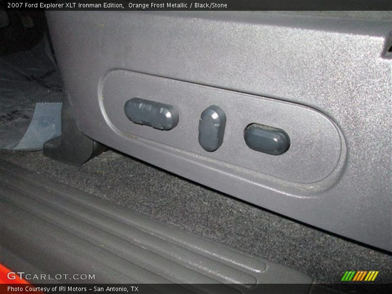 Controls of 2007 Explorer XLT Ironman Edition