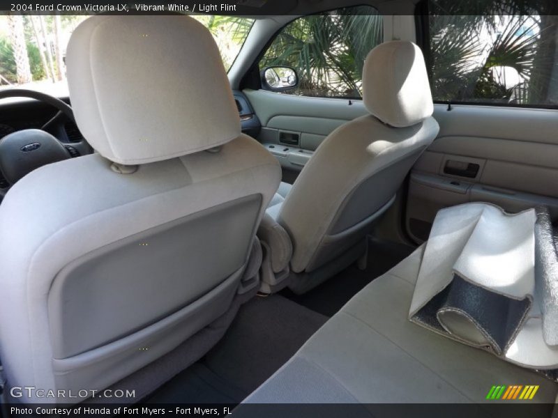 Vibrant White / Light Flint 2004 Ford Crown Victoria LX