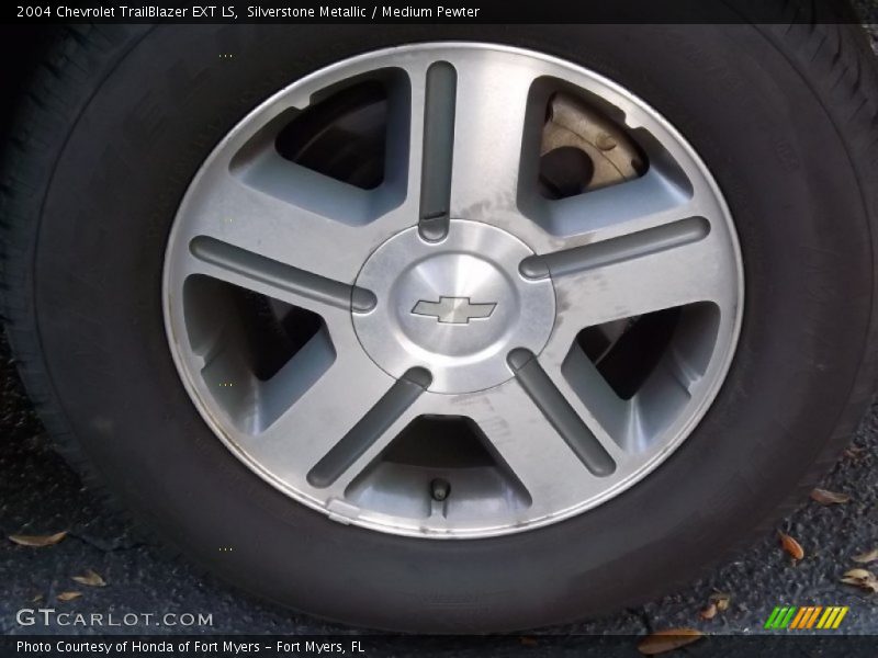 Silverstone Metallic / Medium Pewter 2004 Chevrolet TrailBlazer EXT LS