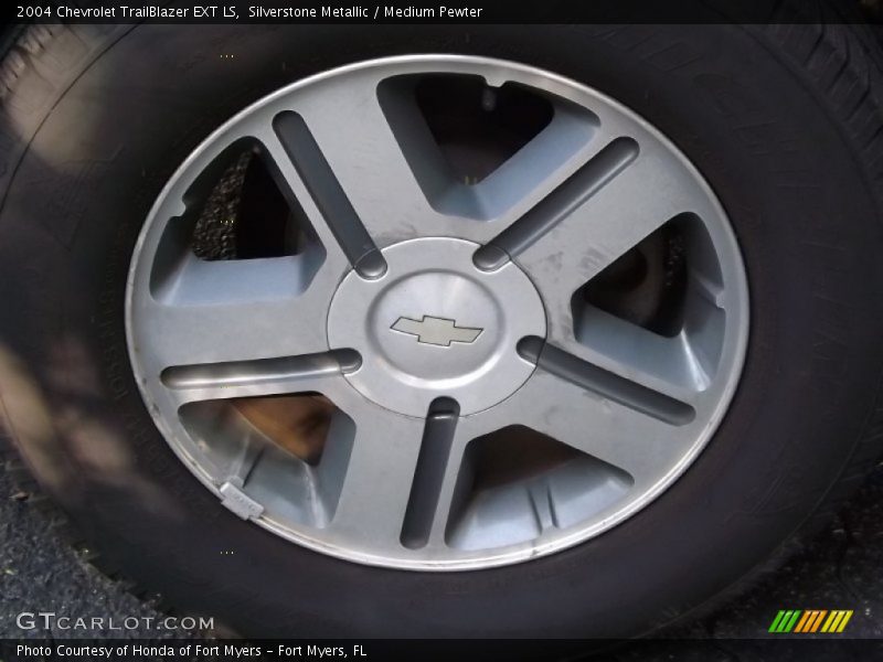 Silverstone Metallic / Medium Pewter 2004 Chevrolet TrailBlazer EXT LS