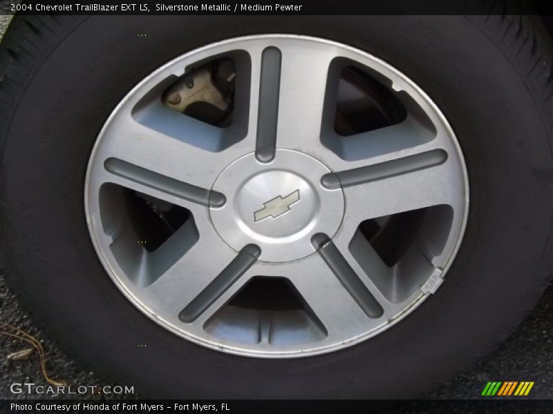 Silverstone Metallic / Medium Pewter 2004 Chevrolet TrailBlazer EXT LS