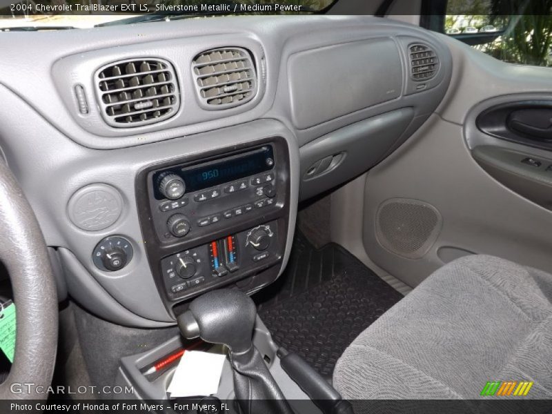 Silverstone Metallic / Medium Pewter 2004 Chevrolet TrailBlazer EXT LS