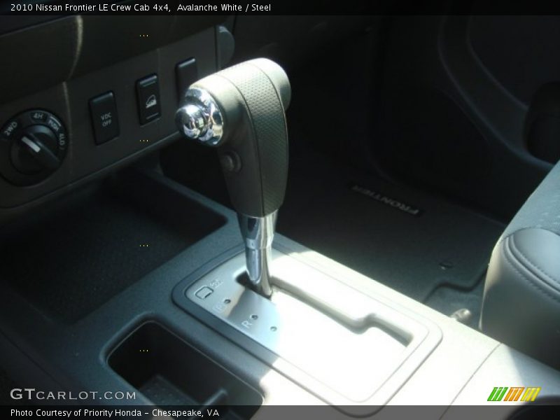Avalanche White / Steel 2010 Nissan Frontier LE Crew Cab 4x4