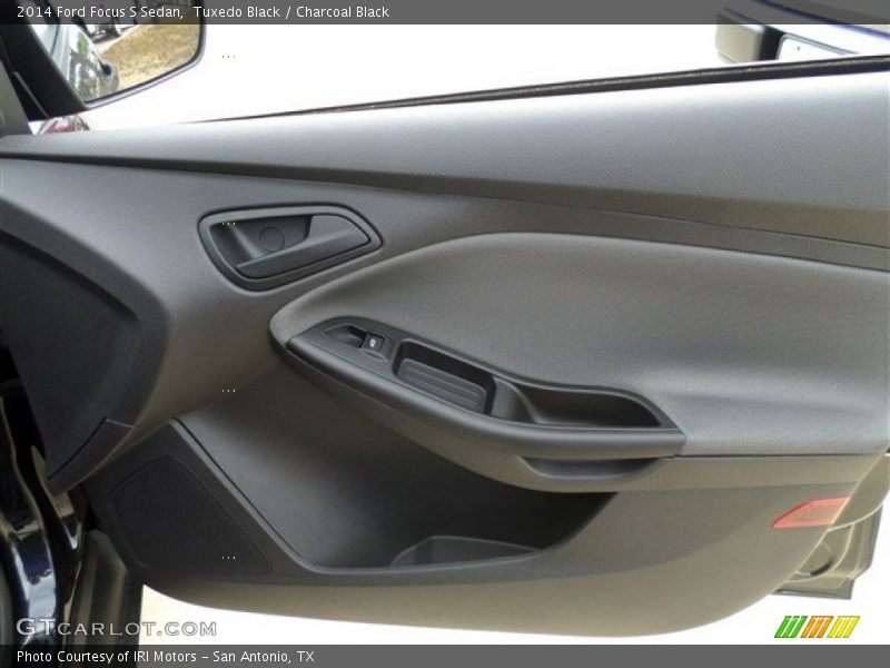 Tuxedo Black / Charcoal Black 2014 Ford Focus S Sedan