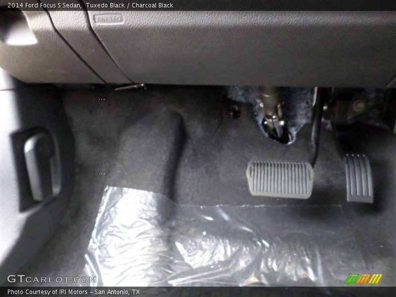 Tuxedo Black / Charcoal Black 2014 Ford Focus S Sedan