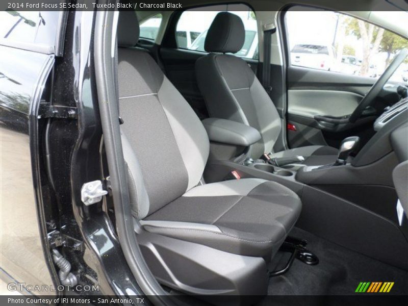 Tuxedo Black / Charcoal Black 2014 Ford Focus SE Sedan