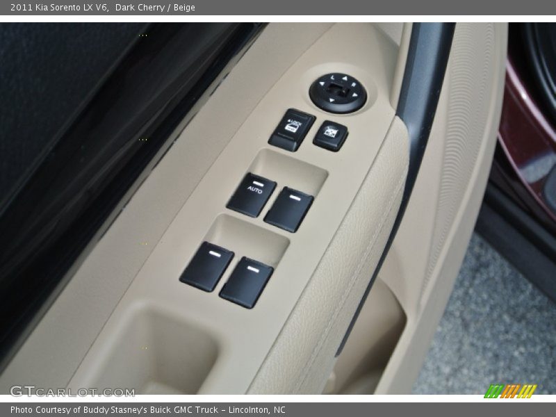 Dark Cherry / Beige 2011 Kia Sorento LX V6