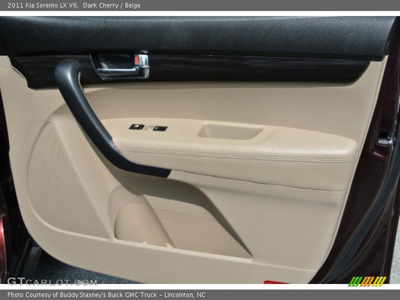 Dark Cherry / Beige 2011 Kia Sorento LX V6
