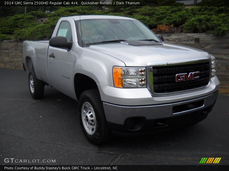 Front 3/4 View of 2014 Sierra 2500HD Regular Cab 4x4