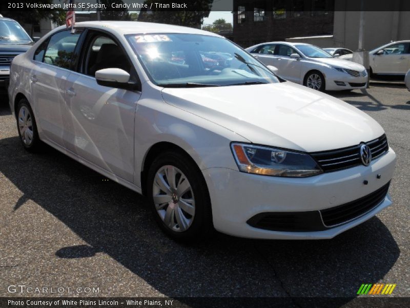 Candy White / Titan Black 2013 Volkswagen Jetta SE Sedan