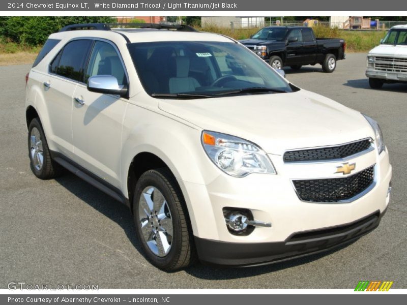 Front 3/4 View of 2014 Equinox LT