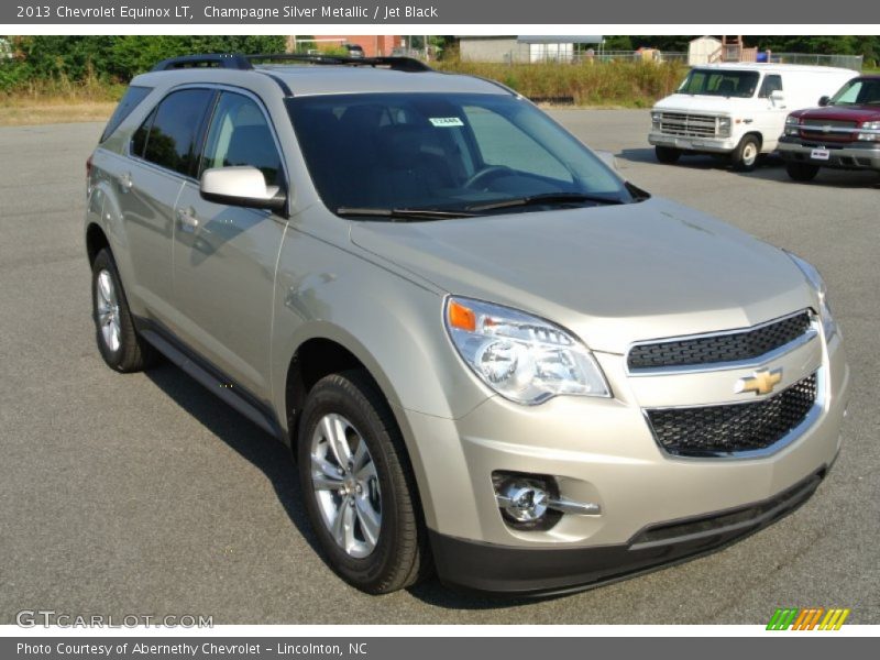 Front 3/4 View of 2013 Equinox LT