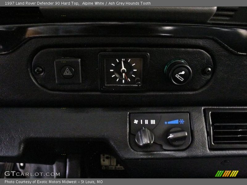 Controls of 1997 Defender 90 Hard Top